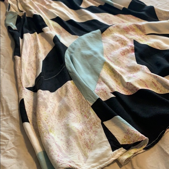 Sleeveless Tunic with pockets - Picture 3 of 3